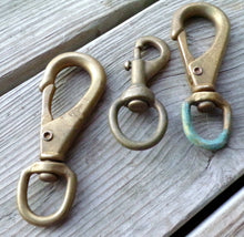 Load image into Gallery viewer, Lot Vintage Brass Snap Swivel Hooks Hook Marine Steampunk Art