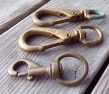 Load image into Gallery viewer, Lot Vintage Brass Snap Swivel Hooks Hook Marine Steampunk Art