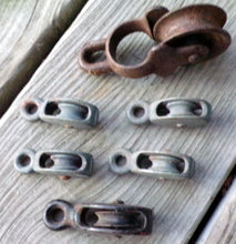 Load image into Gallery viewer, 6 Vintage Pulleys Various Sizes Steampunk