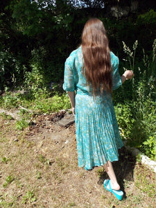 Vintage 50's 60's Pleated Shirt Dress L Pleated Rhinestone buttons Blue white