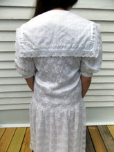 Load image into Gallery viewer, Vintage GUNNE SAX Lace Wedding Dress Victorian Style Size 9