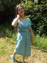 Load image into Gallery viewer, 50&#39;s 60&#39;s Embroidered Roses Party Cocktail Vintage Dress 36 Bust