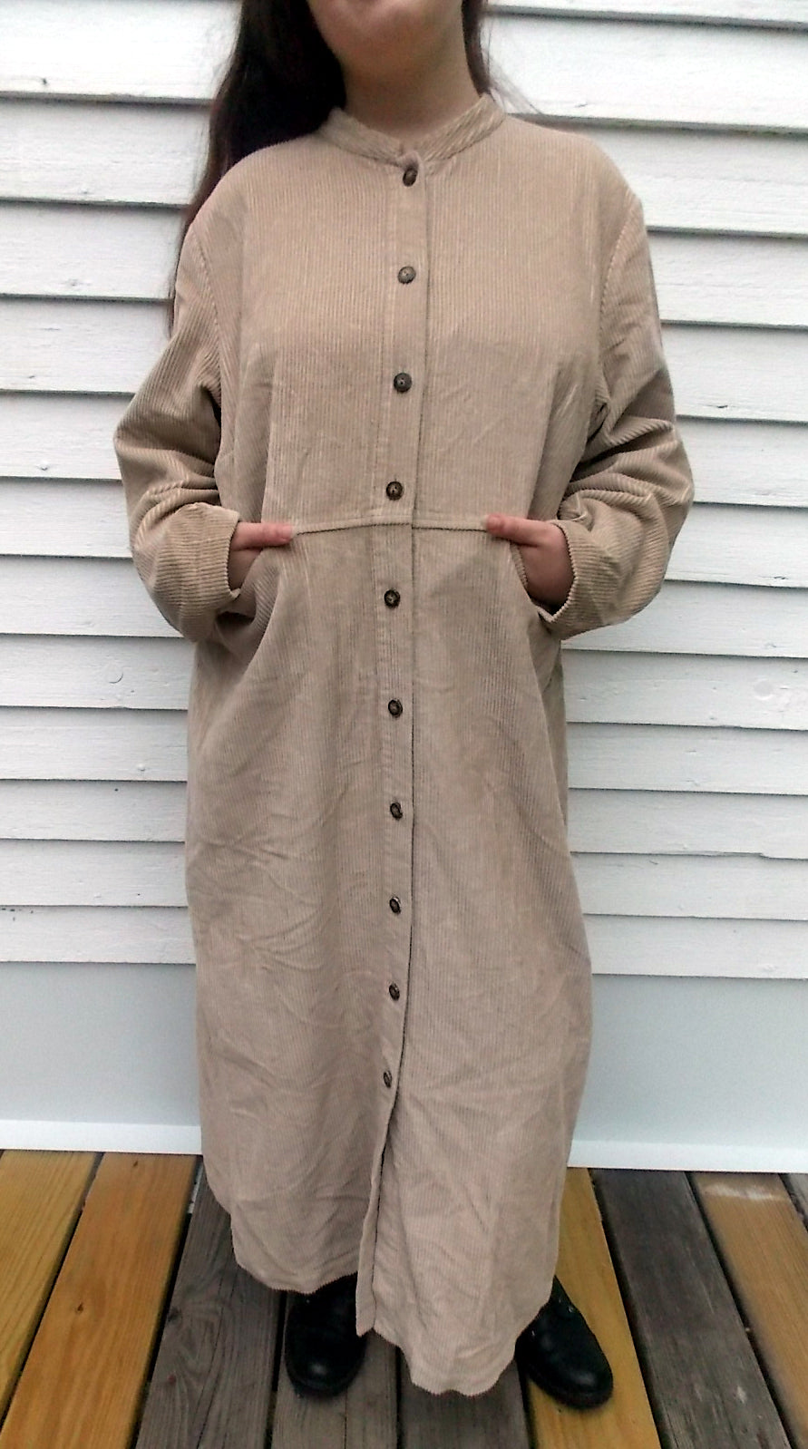 orvis linen dress Orvis linen dress. Natural color with shell buttons,
