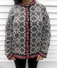 Load image into Gallery viewer, Vintage L.L. BEAN WOOL SNOWFLAKE FAIR ISLE SWEATER L Woman&#39;s Pre-owned