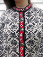 Load image into Gallery viewer, Vintage L.L. BEAN WOOL SNOWFLAKE FAIR ISLE SWEATER L Woman&#39;s Pre-owned