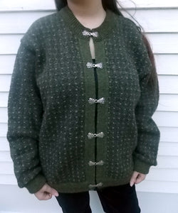 Vintage L.L. Bean Wool Nordic green Sweater Large Woman's metal clasps