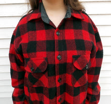 Load image into Gallery viewer, JOHNSON Woolen Mills Red Plaid Wool Men&#39;s Shirt L Hunting