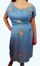 Load image into Gallery viewer, 50&#39;s 60&#39;s Embroidered Roses Party Cocktail Vintage Dress 36 Bust