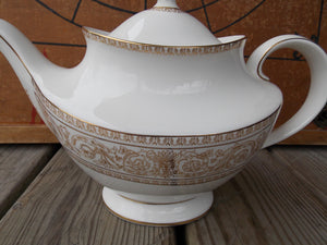 Vintage Royal Doulton Sovereign Teapot Tea Pot
