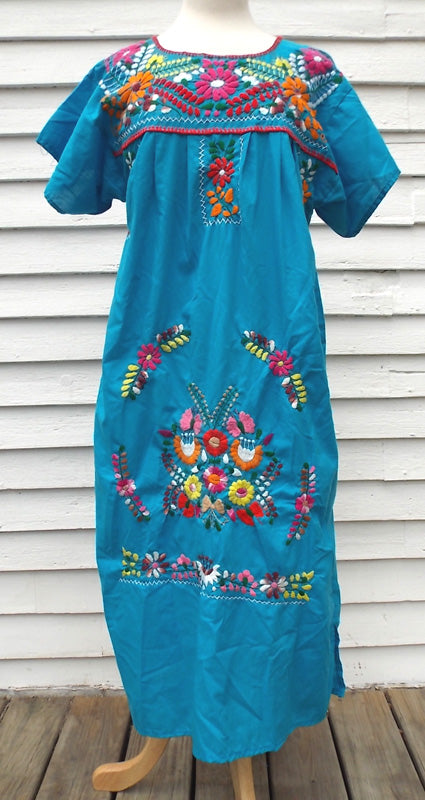 Vintage Mexican Embroidered Dress blue floral M L Kindwise Vintage Vermont Vintage Mexican Embroidered Dress blue floral M L Kindwise Vintage Vermont