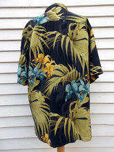 Load image into Gallery viewer, Pre-owned Tommy Bahama Hawaiian Silk Shirt M