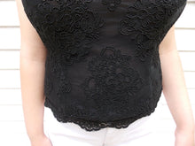 Load image into Gallery viewer, VTG Victor Costa Shell Black Top Applique 8