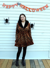 Load image into Gallery viewer, Vintage Tower Leopard Print Blazer Faux Fur L