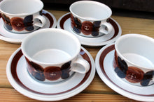 Load image into Gallery viewer, 4 Anemone Rosmarin Demitasse Cups Saucers Arabia Finland