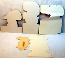 Load image into Gallery viewer, Vintage Snoopy Peanuts Greeting Cards, Holiday Cut-Outs. Valentine, Thanksgiving, Patriotic, Sports